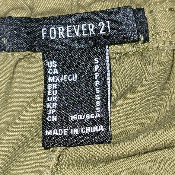 4 Pocket Cargo Army Green Pants By H&M With Chains Cinched Ankles Size Small - Picture 6 of 6